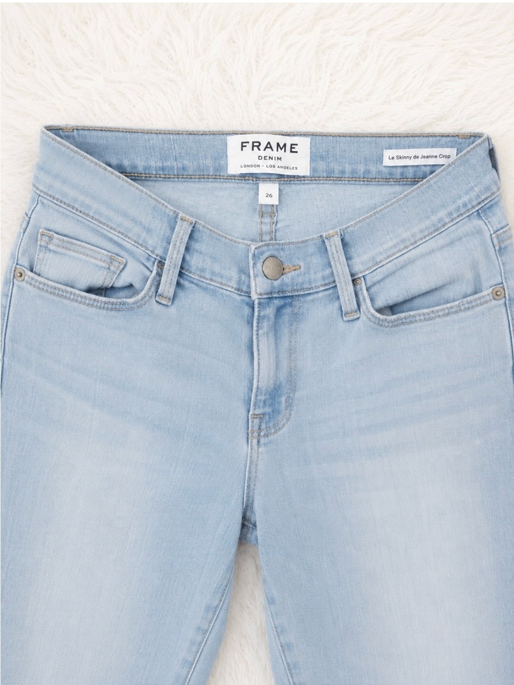 FRAME Le Skinny de Jeanne Crop Jeans Size 26 Light Wash Raw Hem Premium Denim - Picture 2 of 3